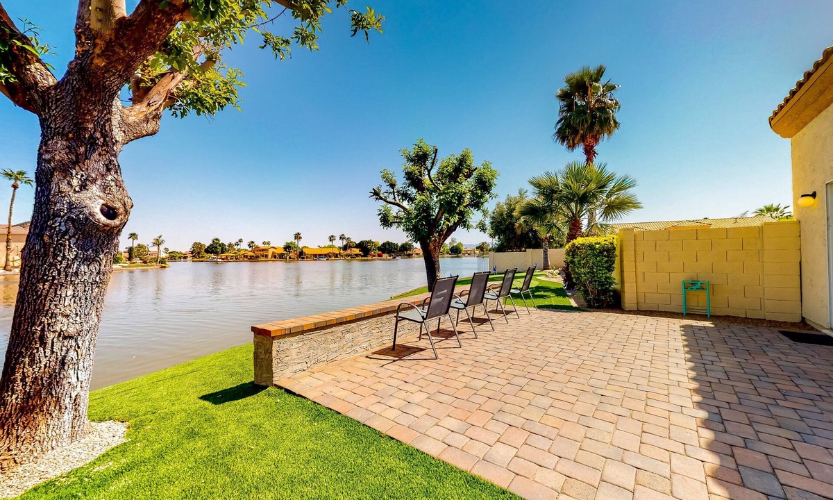Garden Lakes House | Lakefront home with private pool, kayak, cornhole, & pool table