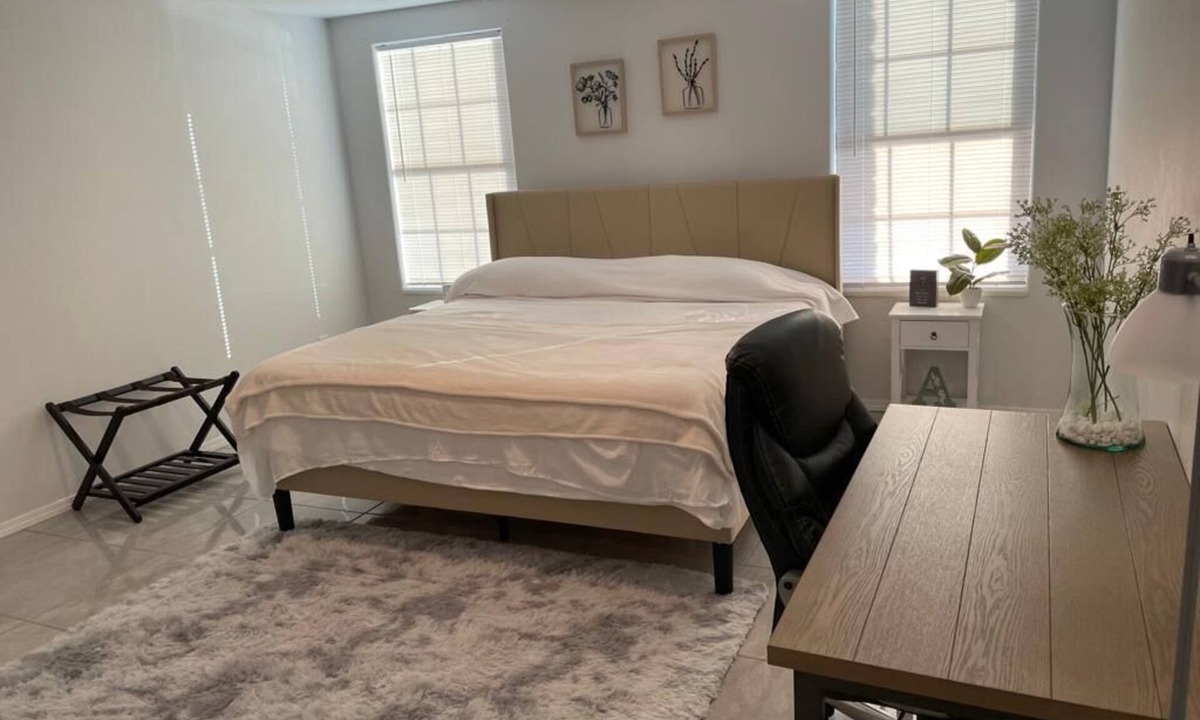 La Joya House | Lakehouse treasure