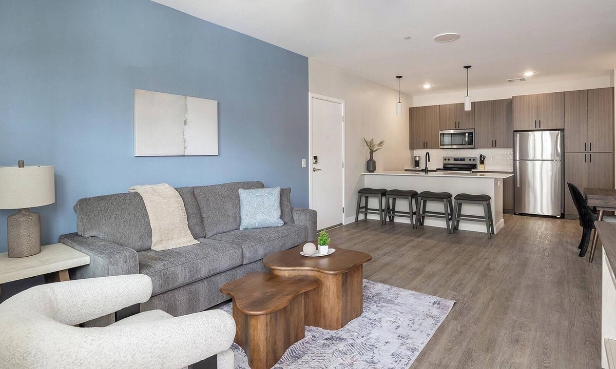 Goodyear Apartment | Landing | Chic 1BD, Gym, Pool
