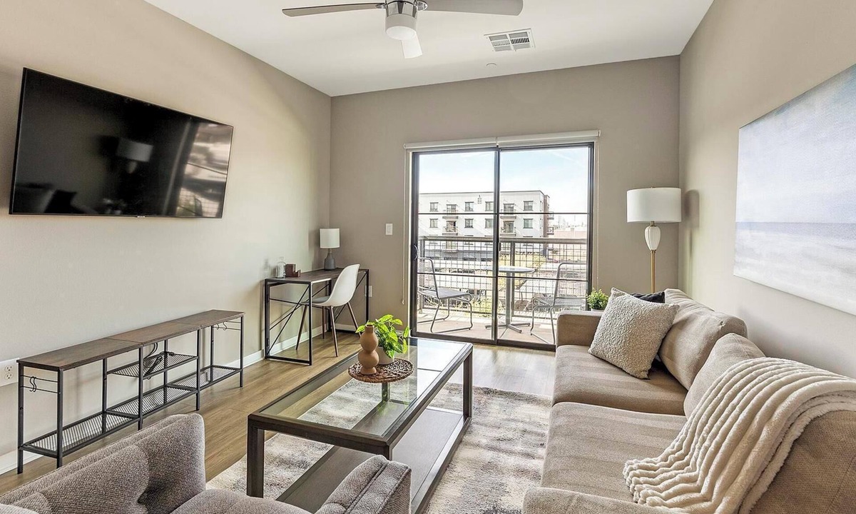 Warehouse District Apartment | Landing | Incredible 2BD, Rooftop Lounge, Pool