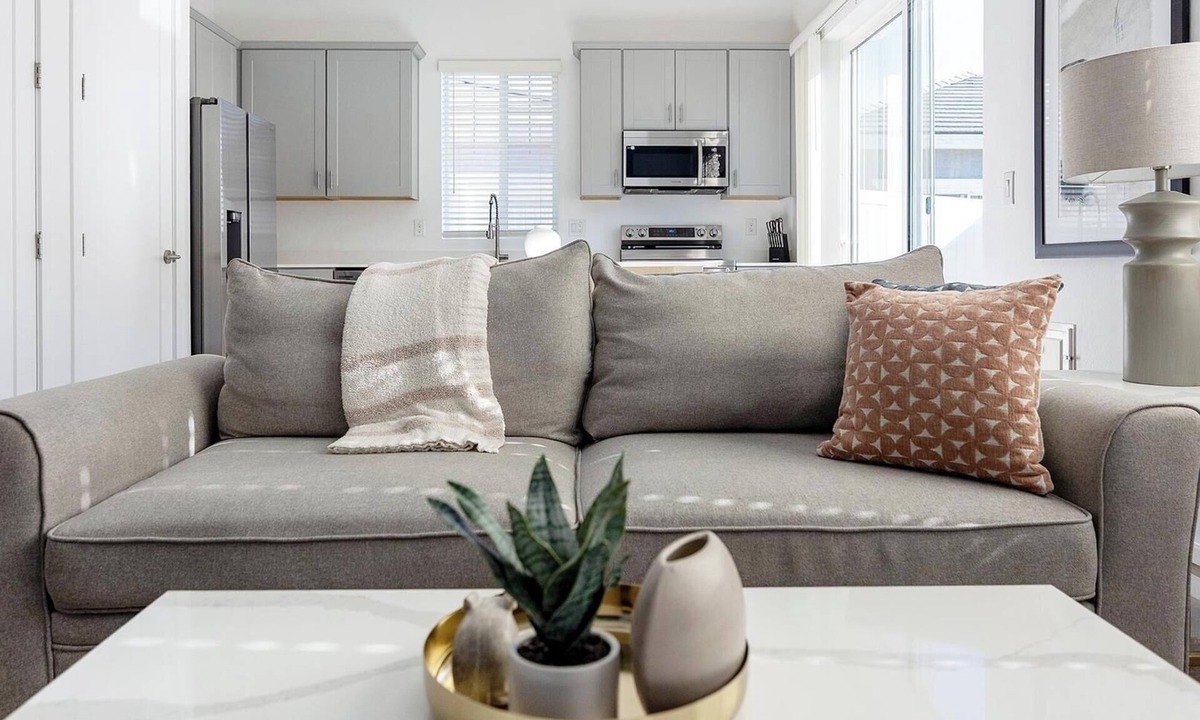 Maryvale Apartment | Landing | Modern 2BD, Gym