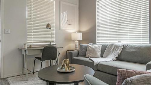 Tucson Apartment | Landing Modern Apartment with Amazing Amenities (ID1390X000)