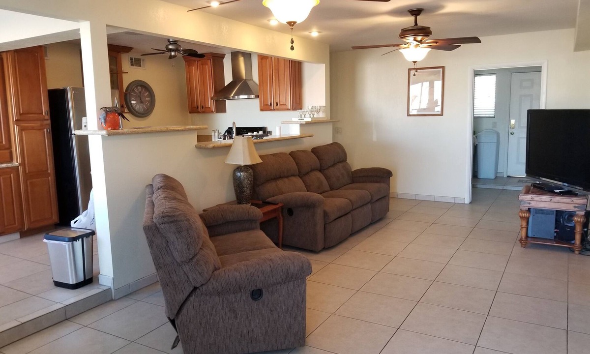 Lake Havasu City House | Large 3 bedroom house minutes from the lake.