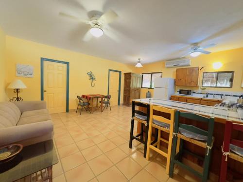 Los Barriles House | Large Gated Parking, Cozy Casa near Pickleball