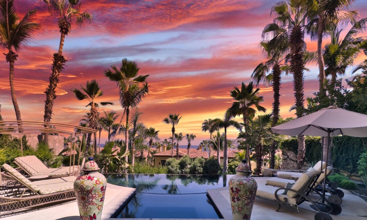 El Medano Ejidal Villa | Largest Residence on Property with Private Pool, Jacuzzi, and Large Garden. Luxury Amenities Await