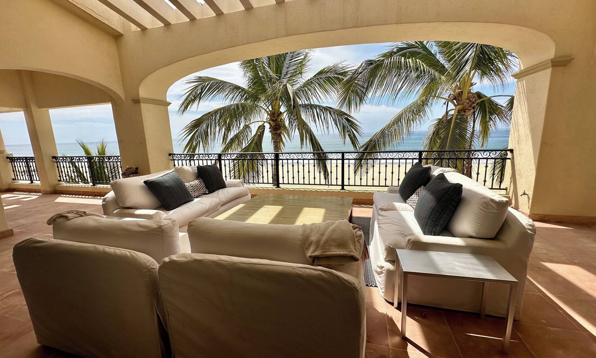 Zona Hotelera Apartment | Las Mañanitas Penthouse at Oceanfront with Breathtaking views of Sea of Cortez