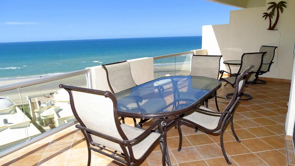 Puerto Penasco Apartment | Las Palmas Resort at Sandy Beach- Condo Grande 603 condo
