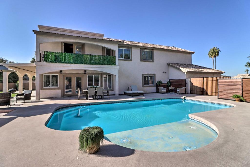 Las Vistas House | Lavish Family Escape w/Game Room in Avondale!