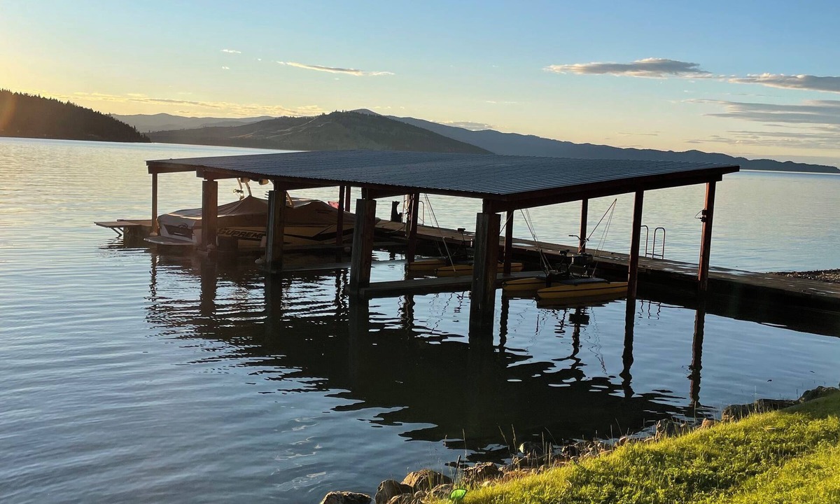 Polson House | Lazy B Lake House on Flathead Lake, Waterfront with Tennis Court