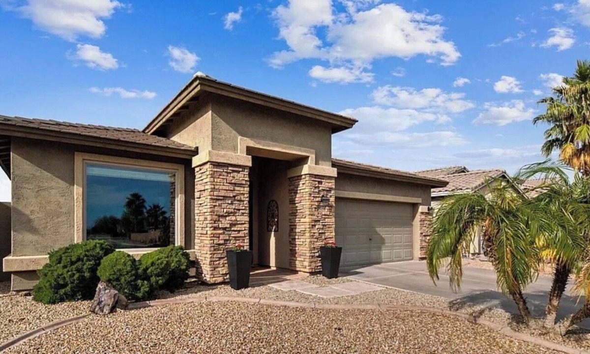 San Tan Valley House | Little Peace and Quiet out on Little Leaf