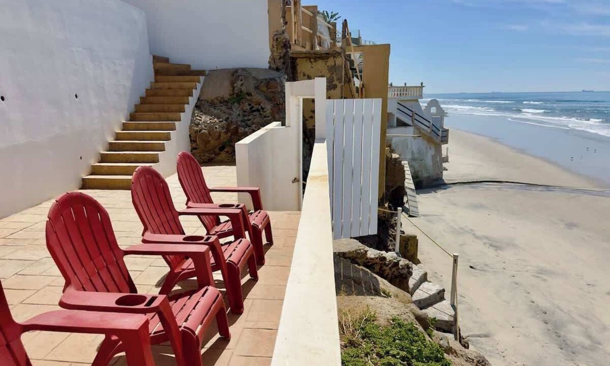 San Antonio del Mar House | Little Pearl- Beachfront Studio for Two