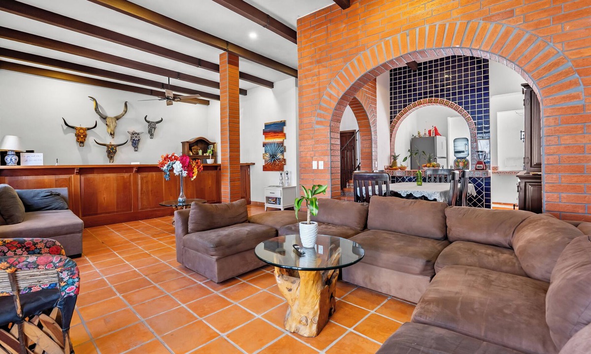 Diaz Ordaz Hotel | Los Gonzalez Hotel by Monyxbnb
