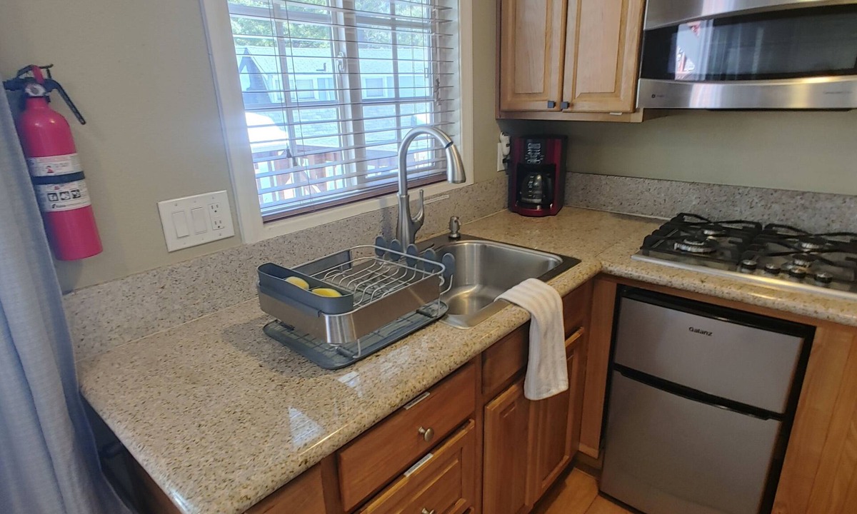 Green Valley Lake Cabin | Lovely Studio cabin in peaceful Green Valley Lake.