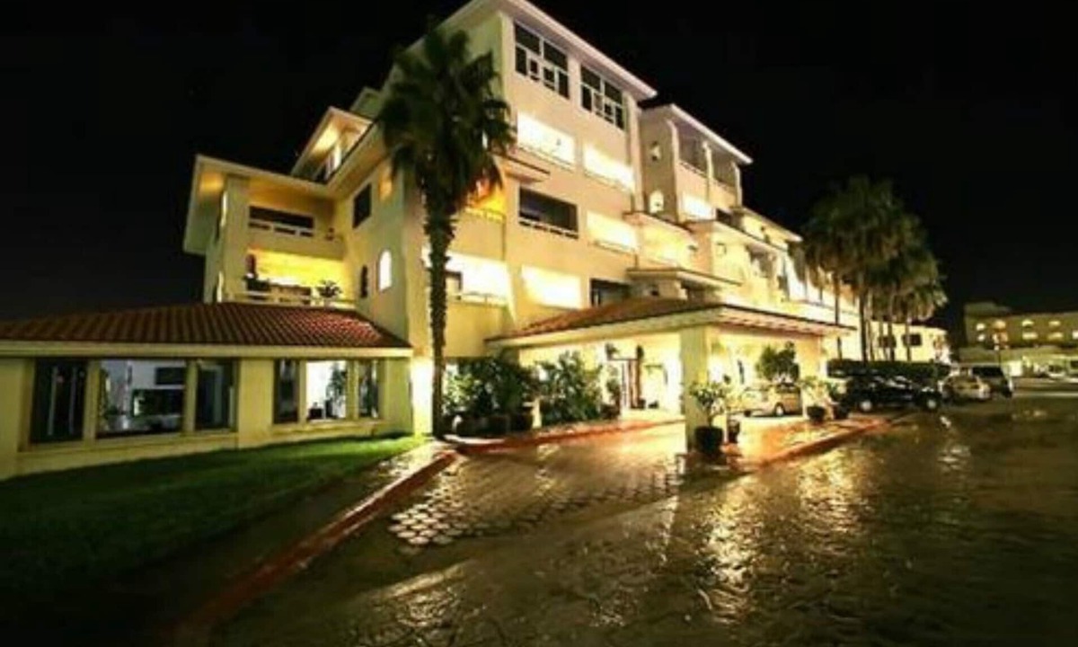 El Medano Ejidal Condo | LUCIA'S IDEAL CONDO - WALK EVERYWHERE BEACH, RESTAURANTS
