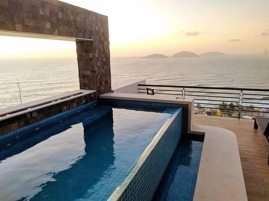 Balcones de Loma Linda House | Lujoso Penthouse con alberca privada para 15 personas en Mazatlán, Sin.