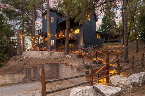 Blue Jay House | Lumiere Cabin
