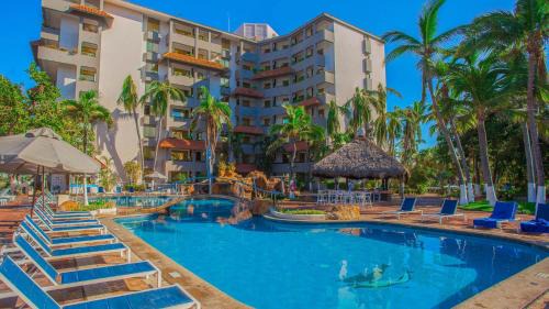 Zona Dorada Resort | Luna Palace