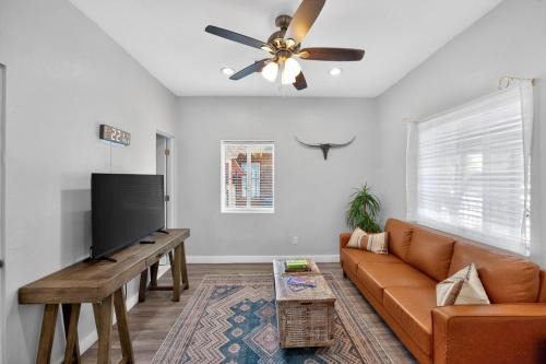 Coronado House | Lux Mins To Chase Field Banner Med Valleywise