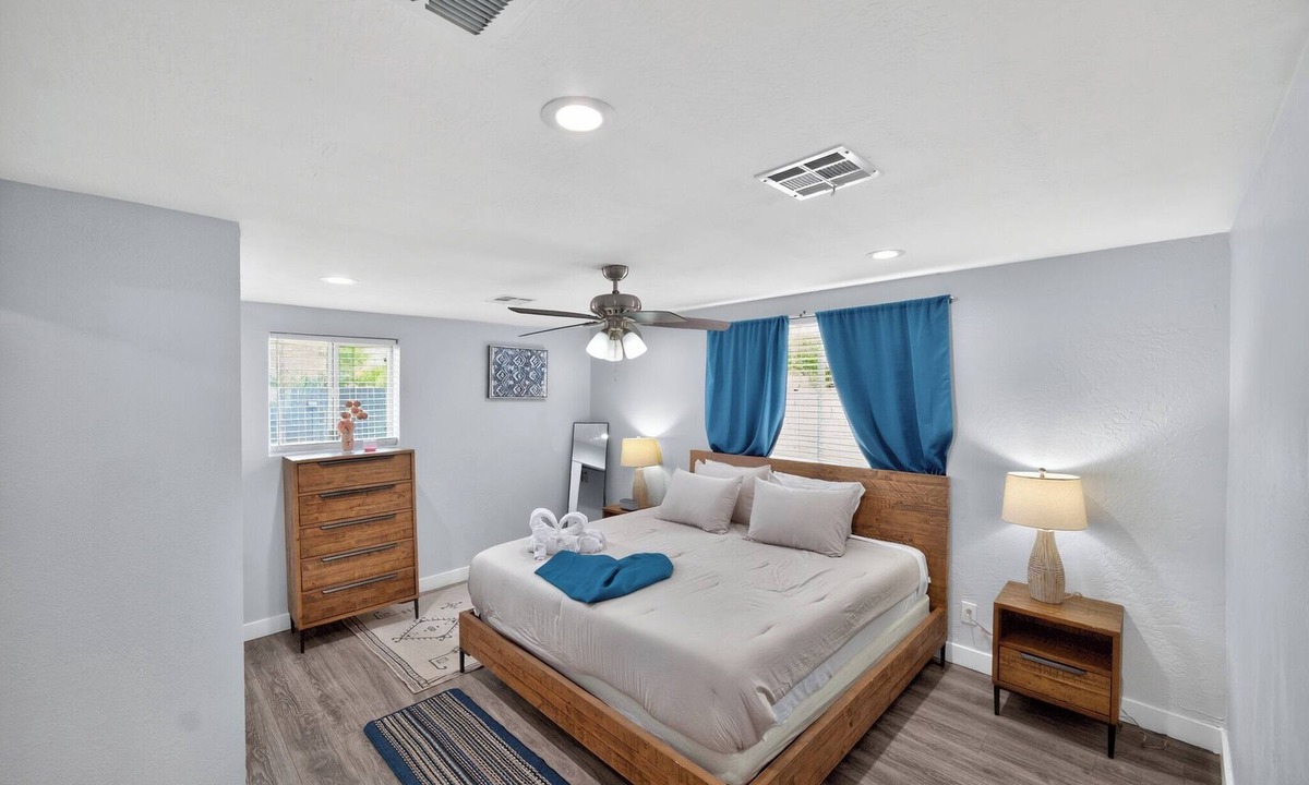 Coronado House | Lux Mins To - Chase Field - Banner Med - Valleywise