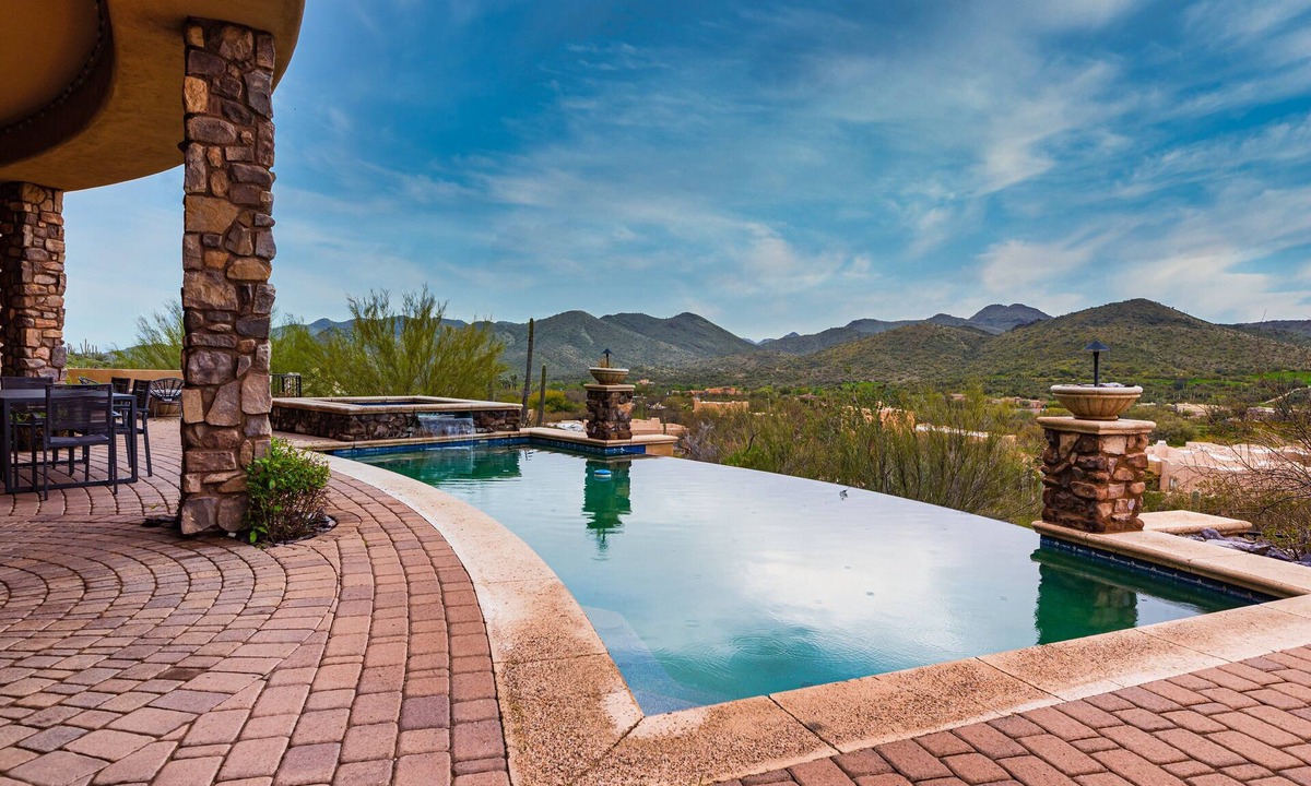 Cave Creek House | Luxe Scottsdale Desert Oasis Infinity Pool, Spa, Panoramic Views + Firepit