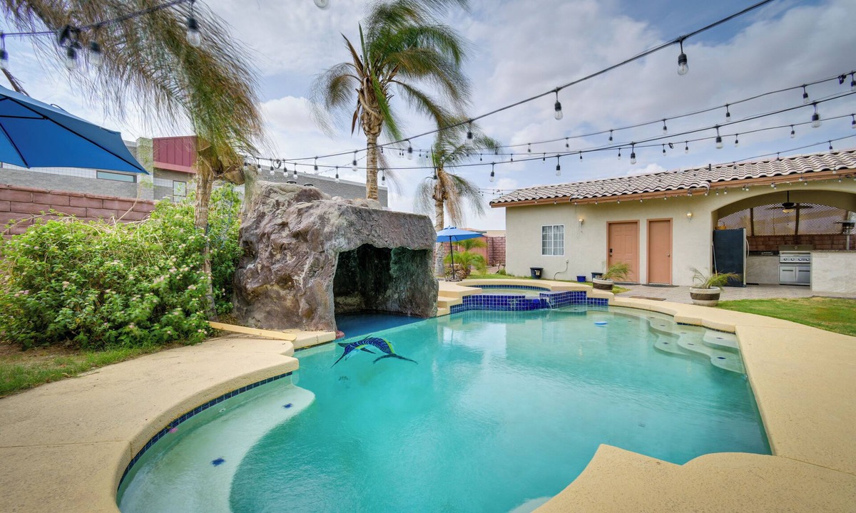 Yuma Cottage | Luxe Yuma Home With Private Pool!