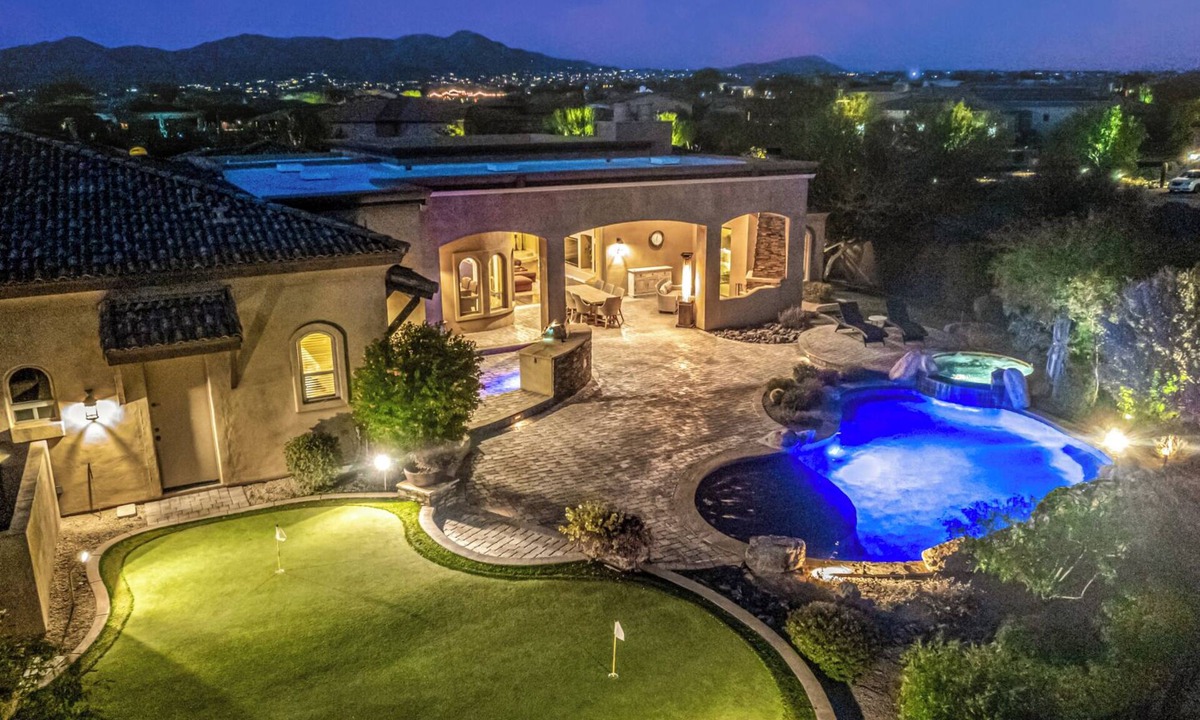 Mirabel Village House | Luxurious Scottsdale Oasis