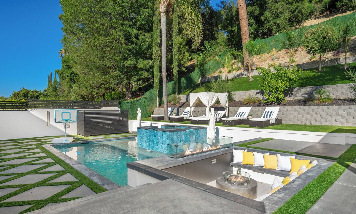 Woodland Hills House | Luxurious Villa in Woodland Hills