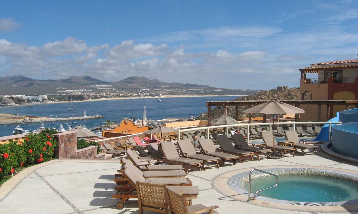 Marina Condo | Luxury 1 Bedroom Accommodation for 4 People On the Pacific Ocean