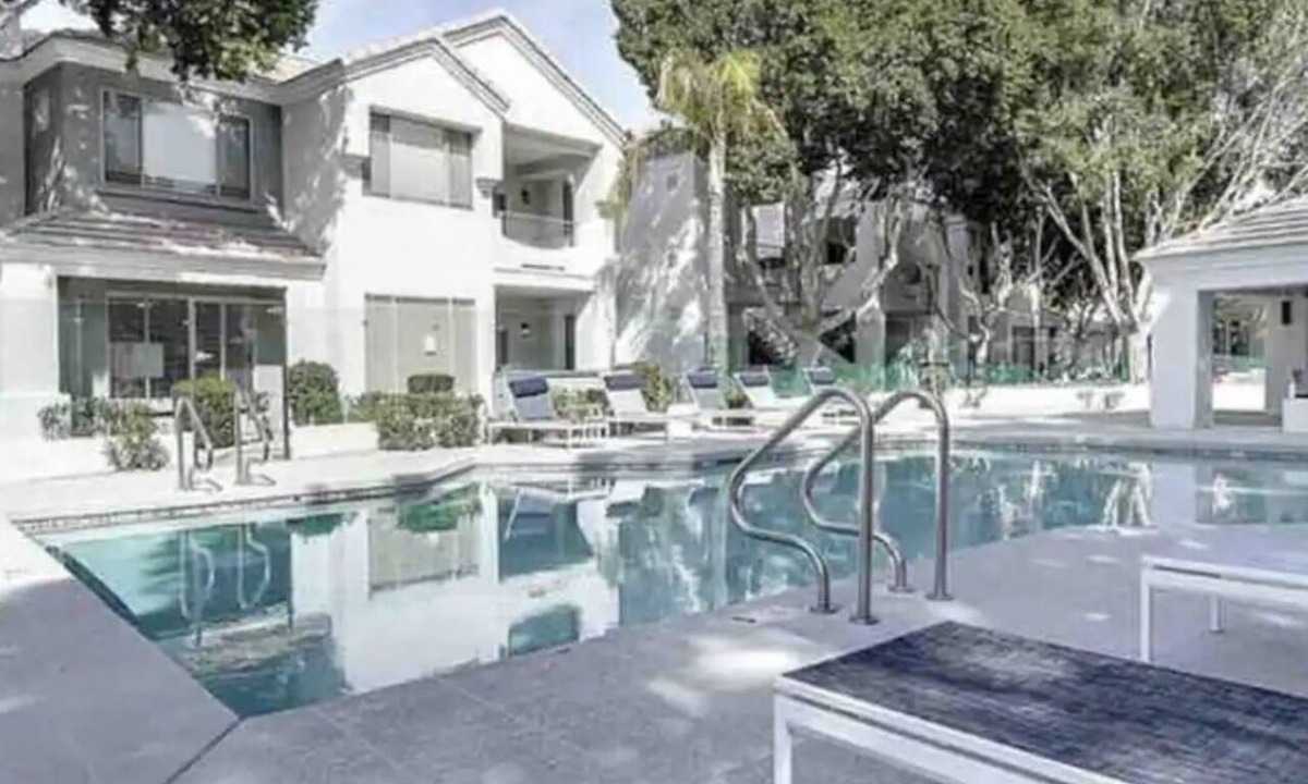 Arrowhead Ranch Apartment | Luxury 1-Bedroom Retreat Near Sports Arenas for 4 people