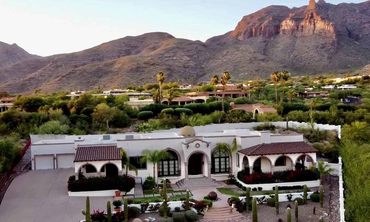 The Foothills House | Luxury 4 bedroom Catalina Foothills Estate with Pool, Spa & Mountain Views