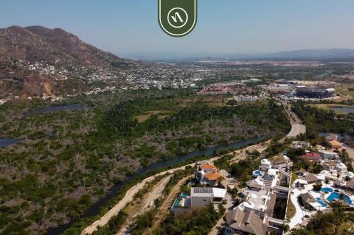 Puerto Marques House | Luxury 4 BR Condo - Amazing Bay View - Pool