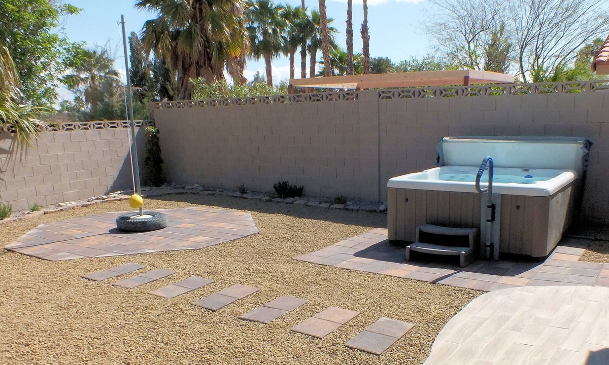 Green Valley North House | Luxury 4 BR Home/King Bed/Spa/BBQ & Games ~ Minutes to the Strip