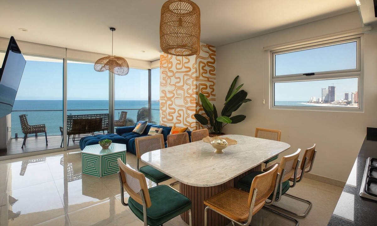 Zona Dorada Apartment | 🌴 Luxury Beachfront Apartment in Mazatlan's Golden Zone - Pool & Oceanfront