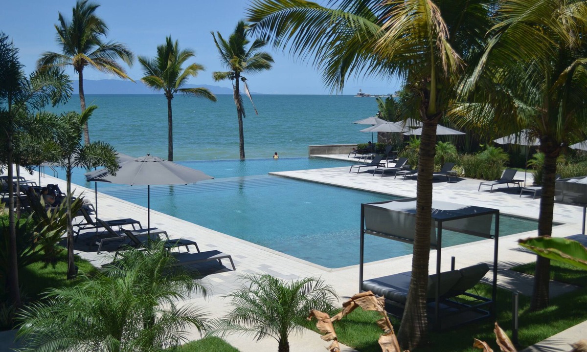 Bucerias Apartment | Luxury Beachfront Condo in Bucerias - Arama Bay
