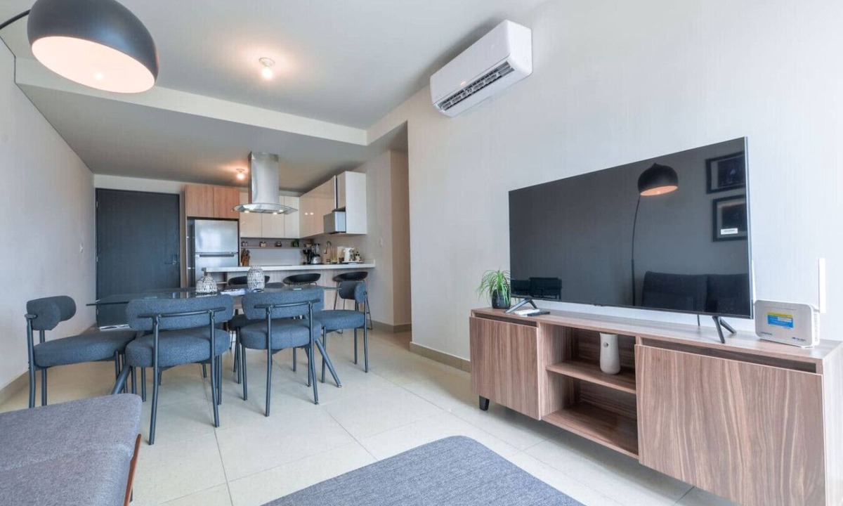 Monterrey Centro Apartment | ¡Luxury in Santa Lucía! 7 guests + Wifi 3BR|2br