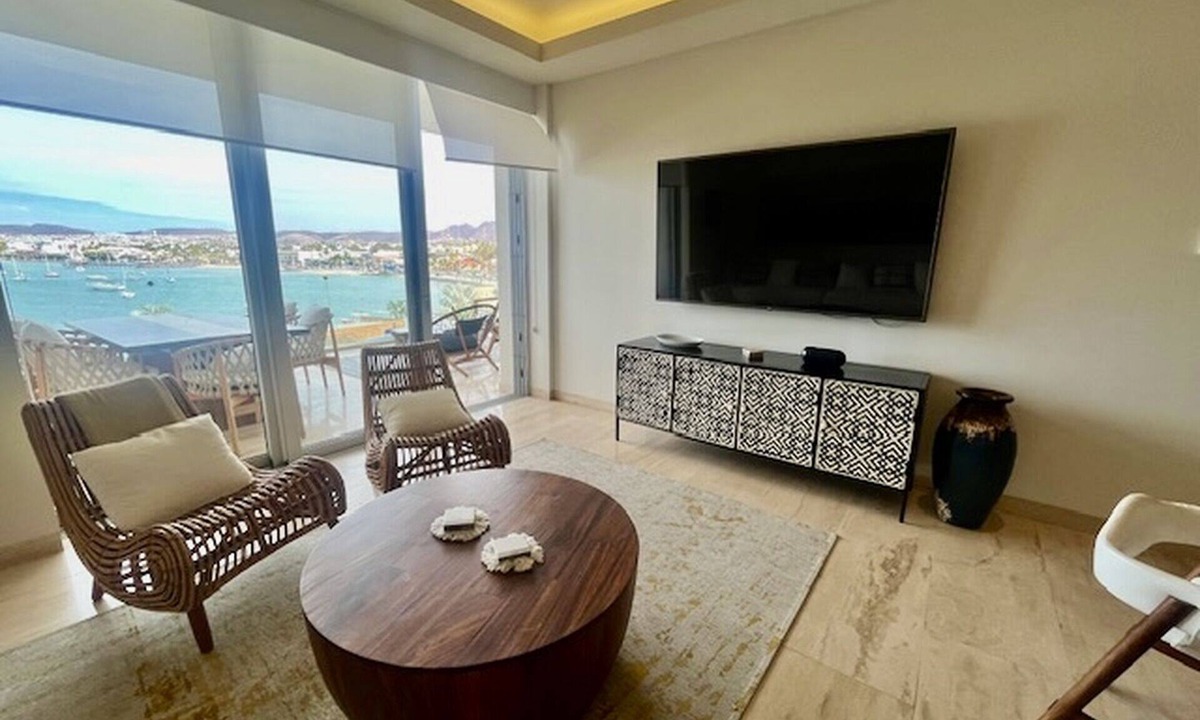 El Manglito Villa | Luxury Marina-View Villa with Stunning Sunset Views Near Malecón
