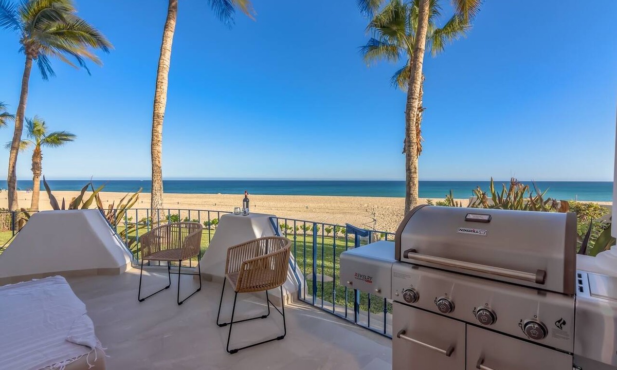 San Jose del Cabo Condo | Luxury & Modern Ocean Front- On The Beach!