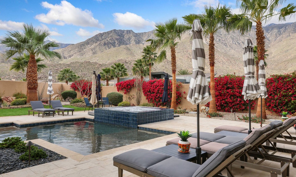 Palm Springs House | Luxury Palm Springs Retreat. Pool, Spa & Stunning Mountain Views
