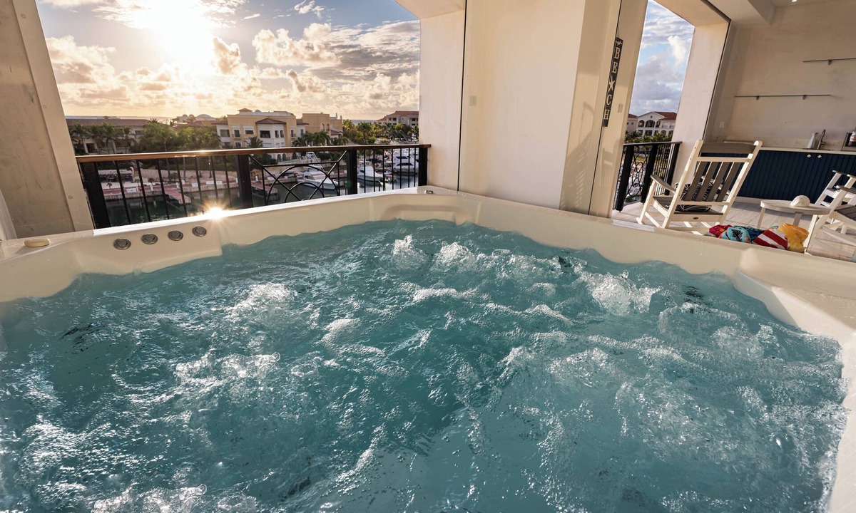 Cap Cana Marina Apartment | Luxury Penthouse For 13 W/Jacuzzi, Beach Access & View To The Marina At Cap Cana