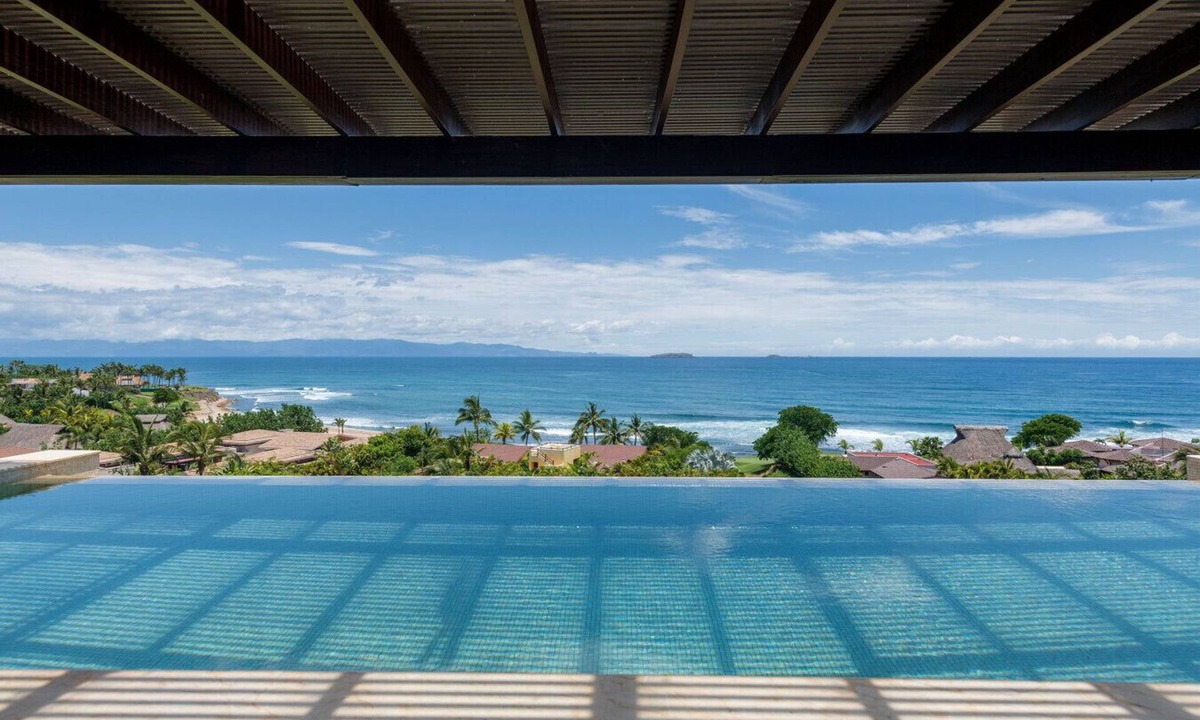 Punta de Mita Apartment | Luxury PH Vista Ballena in Tau | Staff, Golf Cart, Ocean + Golf Views, Pool – by Mita Residential