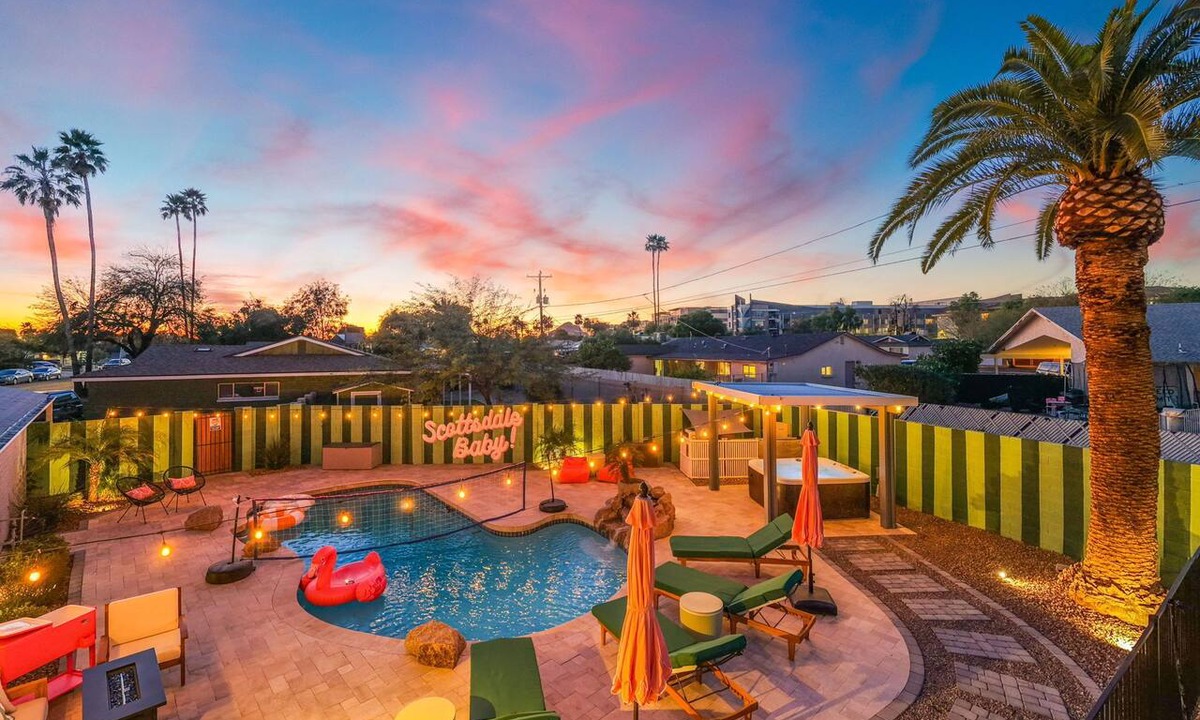 New Papago Parkway House | Luxury Scottsdale Retreat - Glam Suite + Pickleball + Pool + Speakeasy