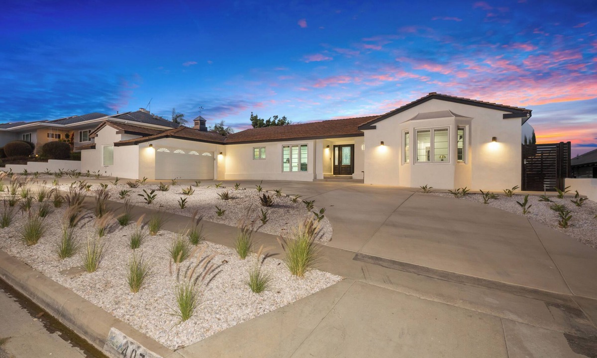 View Park-Windsor Hills House | Luxury 4BR/4BA Contemporary Home in View Park–Windsor Hills