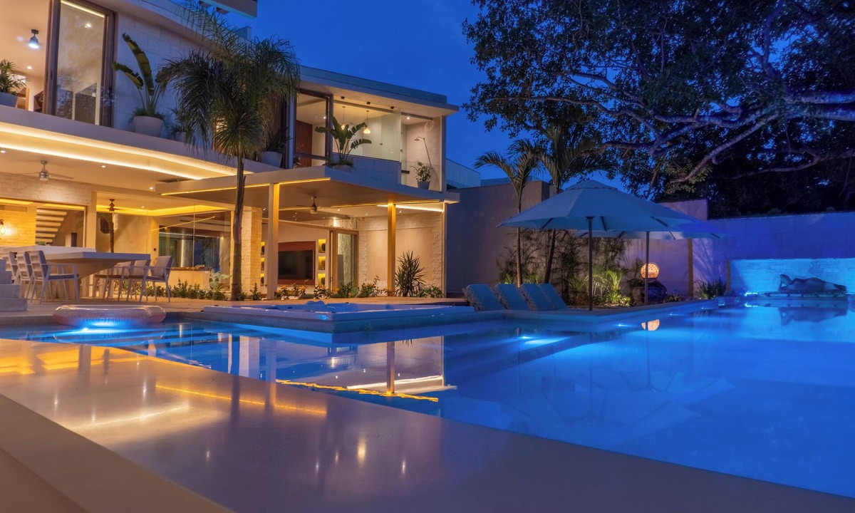 Playacar Fase II Villa | LUXURY VILLA FOR UP TO 14 GUESTS - 5 MINUTES FROM THE BEACH BY CAR
