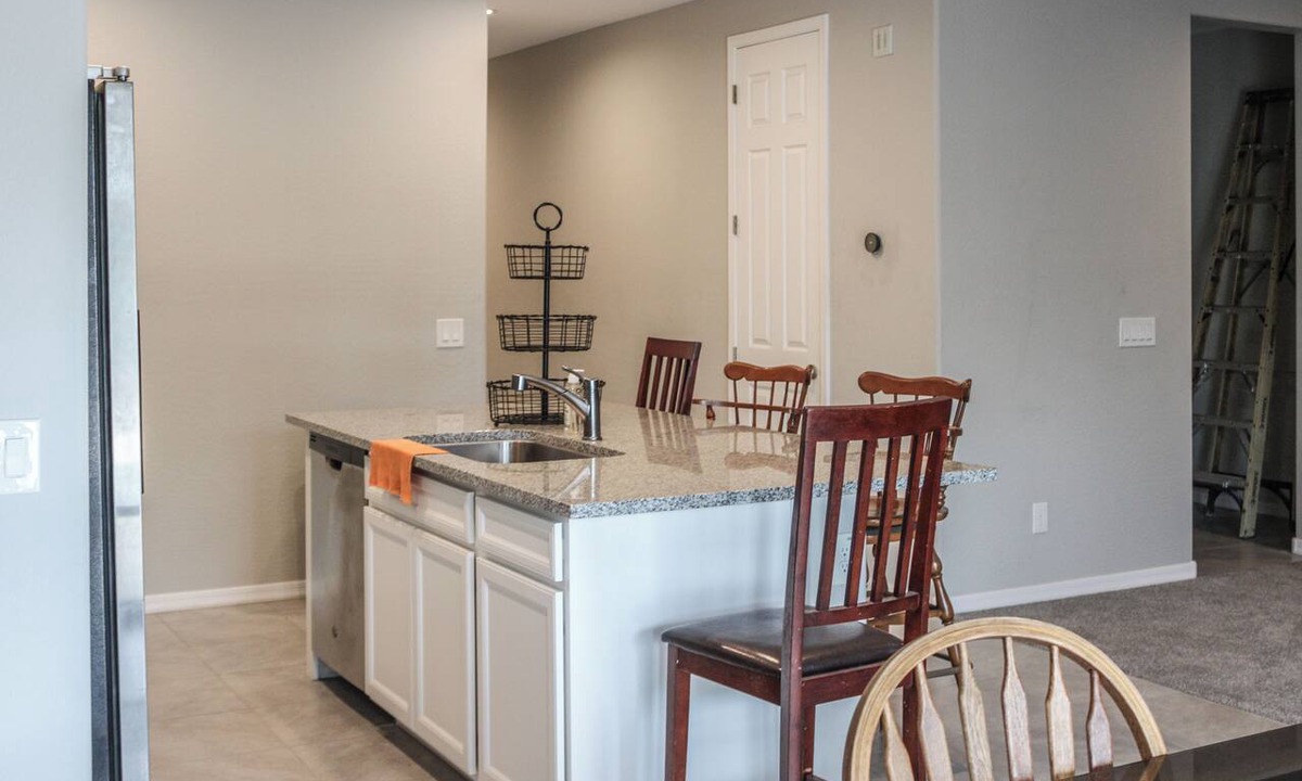 Maryvale House | Mackenzie - Private BR w-Shared Bathroom