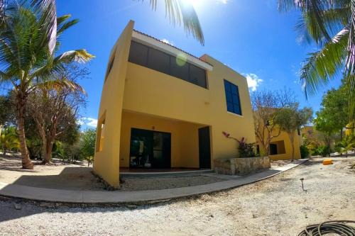 Celestun Villa | Magnifica y comoda Villa 85 a 100 mts del Mar