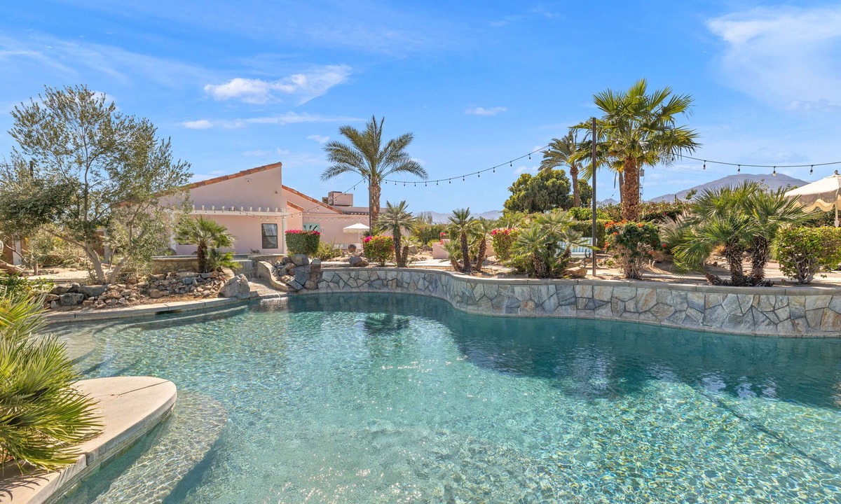 Coachella House | Maison Palmé - Sleeps 14, 3BD/3BA Pool/Spa Dreamhouse