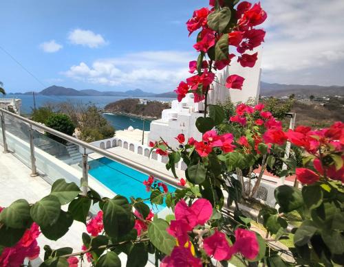 Las Hadas House | Manzanillo Home with Stunning Roof Top Ocean Views