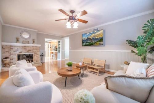 Northwest Anaheim House | #Marbella Lane - Charming 4BR Bungalow for Relaxing Retreat