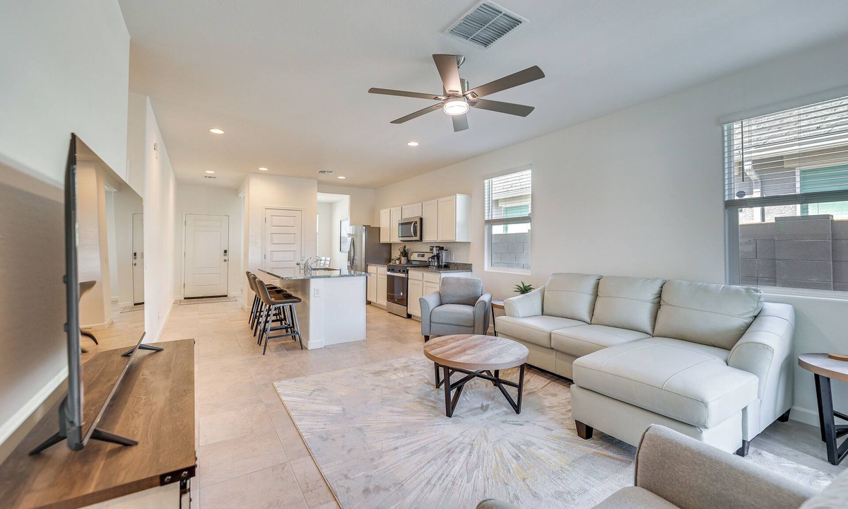 Maricopa Cottage | Maricopa Home w/Putting Green & Covered Patio!