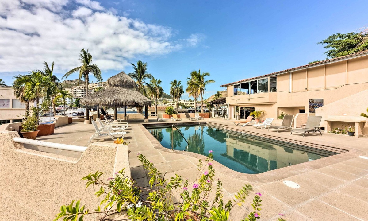 Centro Apartment | Marina View Cabo San Lucas Condo < 1 Mile to Beach